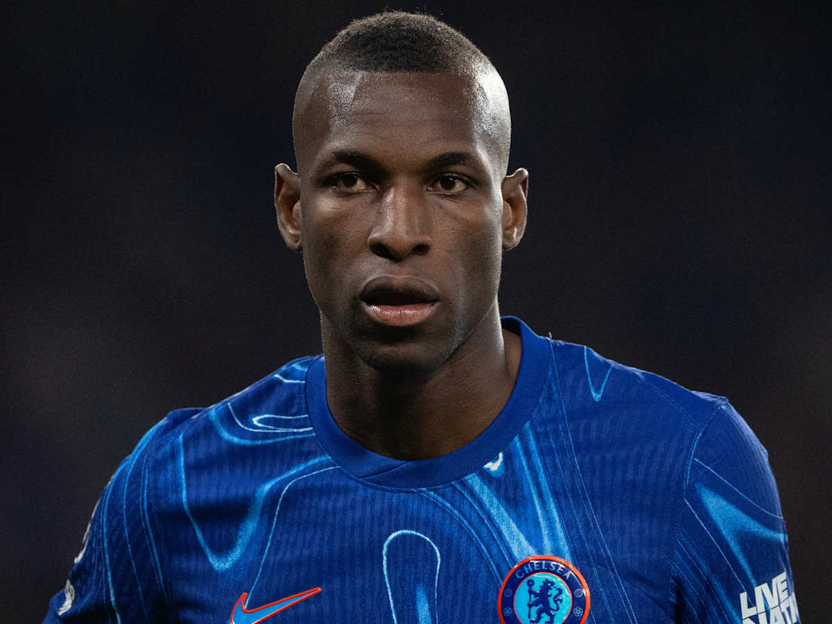 Nicolas Jackson in Chelsea shirt