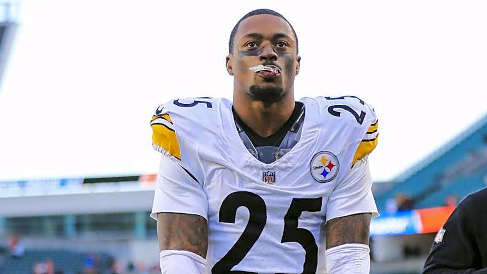 Steelers DB Sends Message to Fans After Injury | Yardbarker