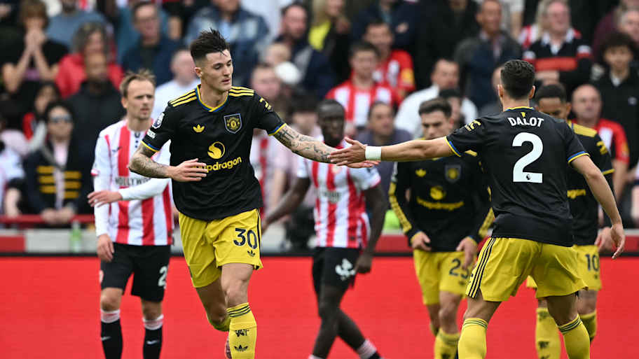 Fernandes' 100th-minute penalty earns Man Utd fortunate win after breathless encounter at Brighton - TNT Sports