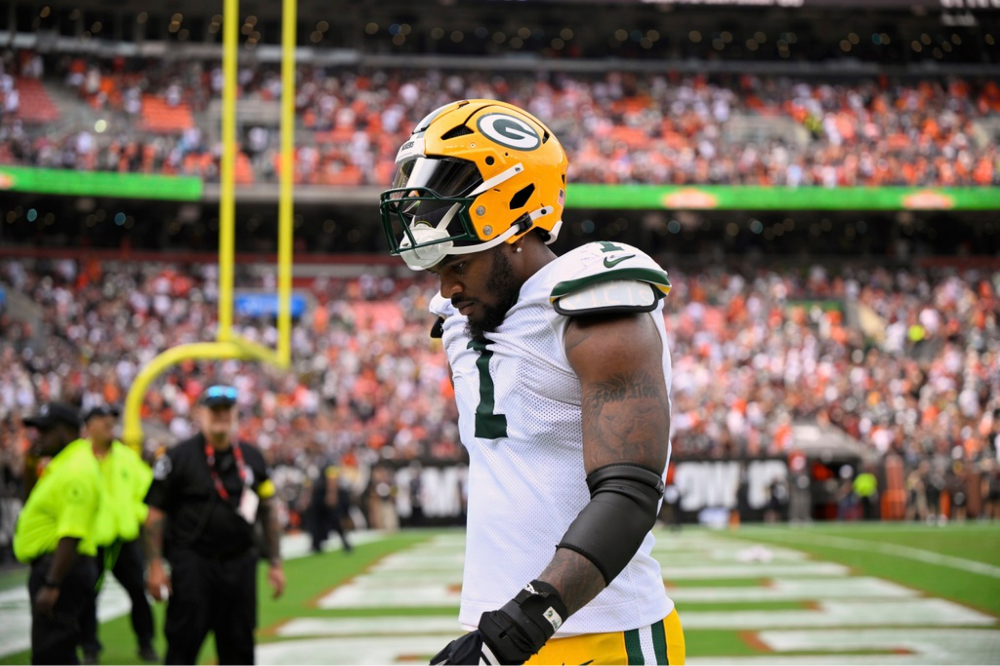 Dallas Cowboys Star Tyler Smith Sends Clear Message to Micah Parsons Before Packers Game - Athlon Sports