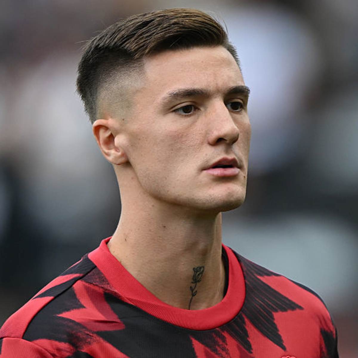 Benjamin Sesko handed Man Utd warning after Ruben Amorim transfer failure: 'Still very weak' - The Mirror