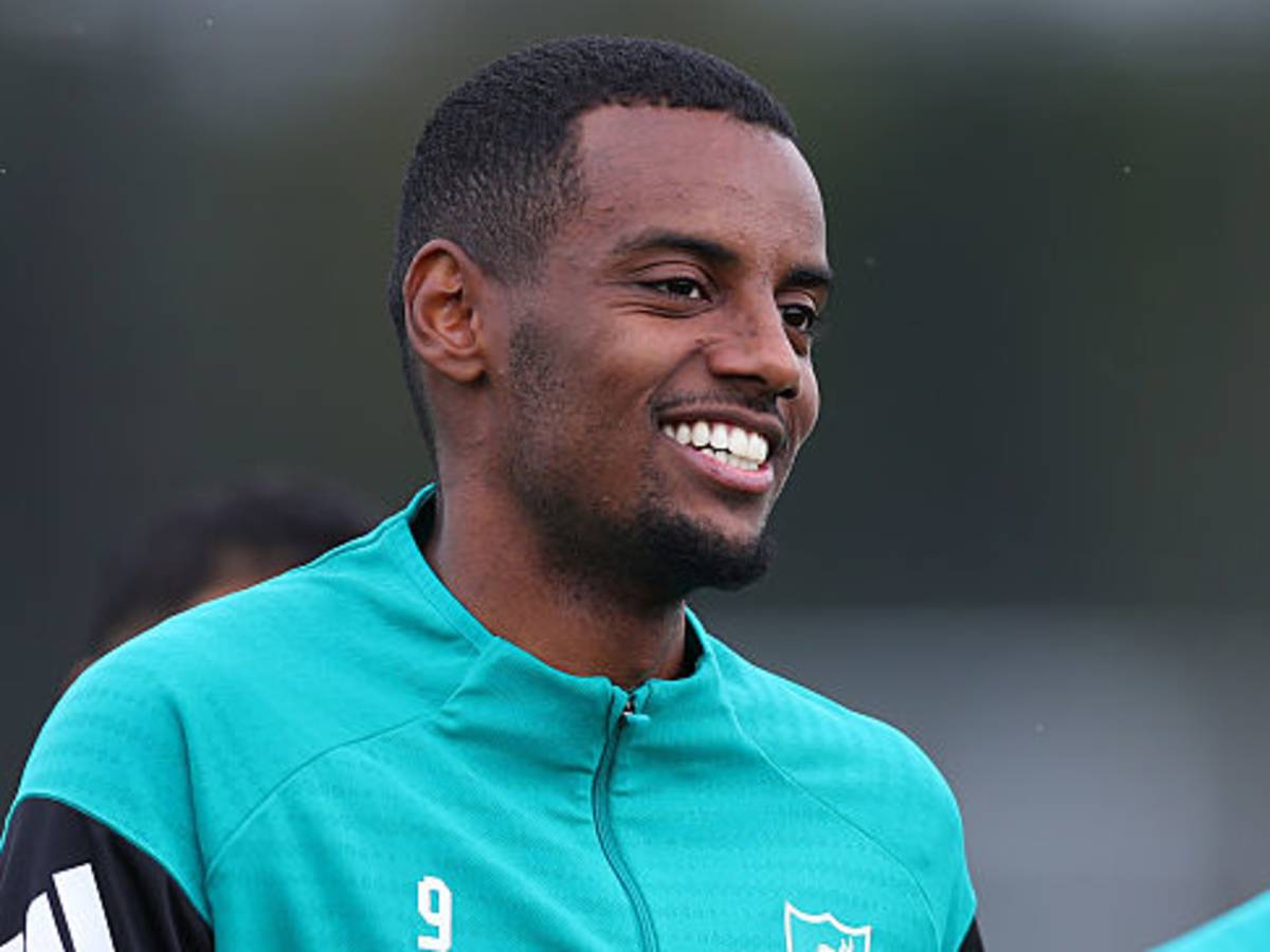 Alexander Isak Signs with Liverpool for Record £130m