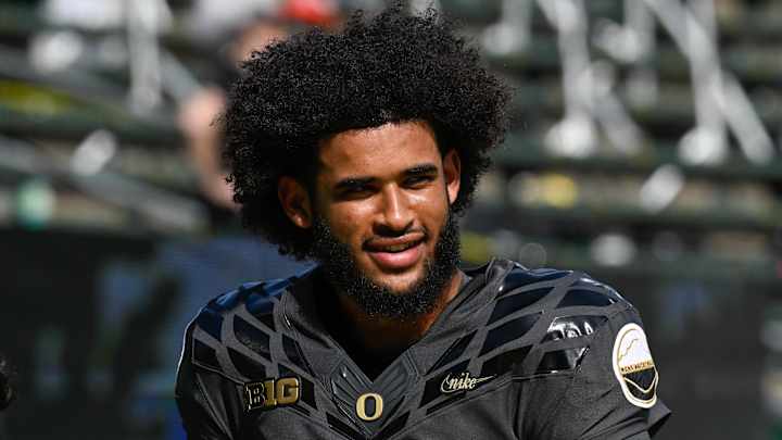Dante Moore Compared to Other Oregon QBs
