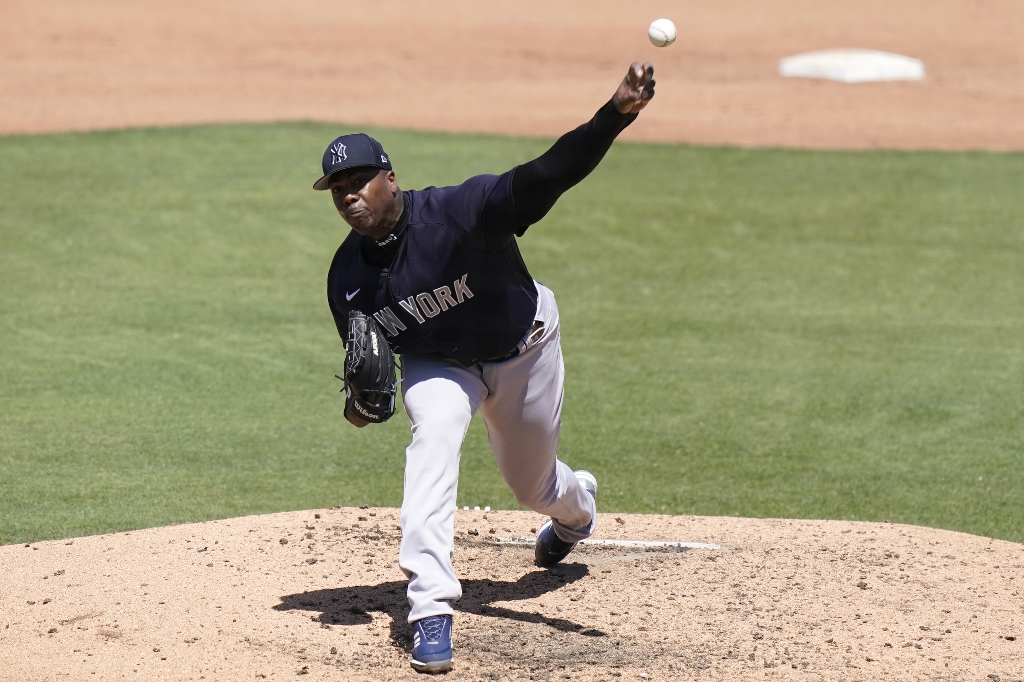 Aroldis Chapman on the mound for the Yankees
