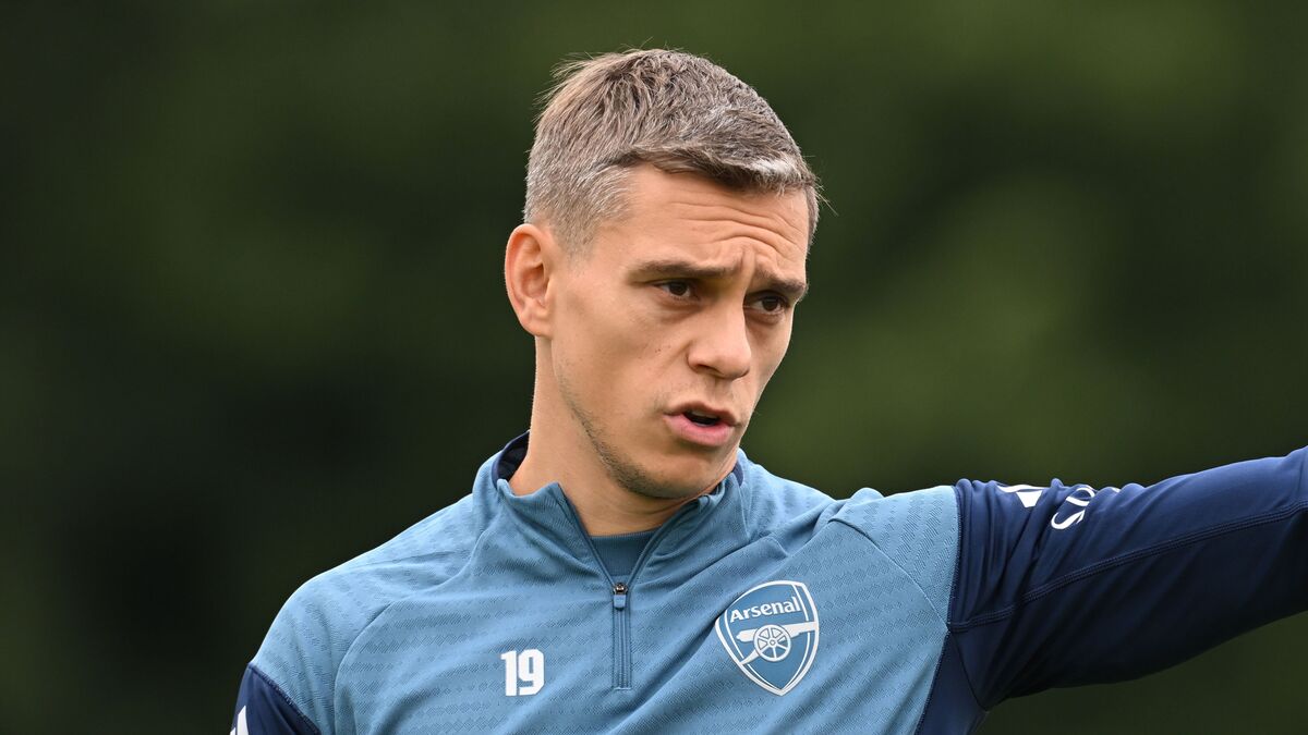 Leandro Trossard to be sold' - Arsenal fans react to journalist's update