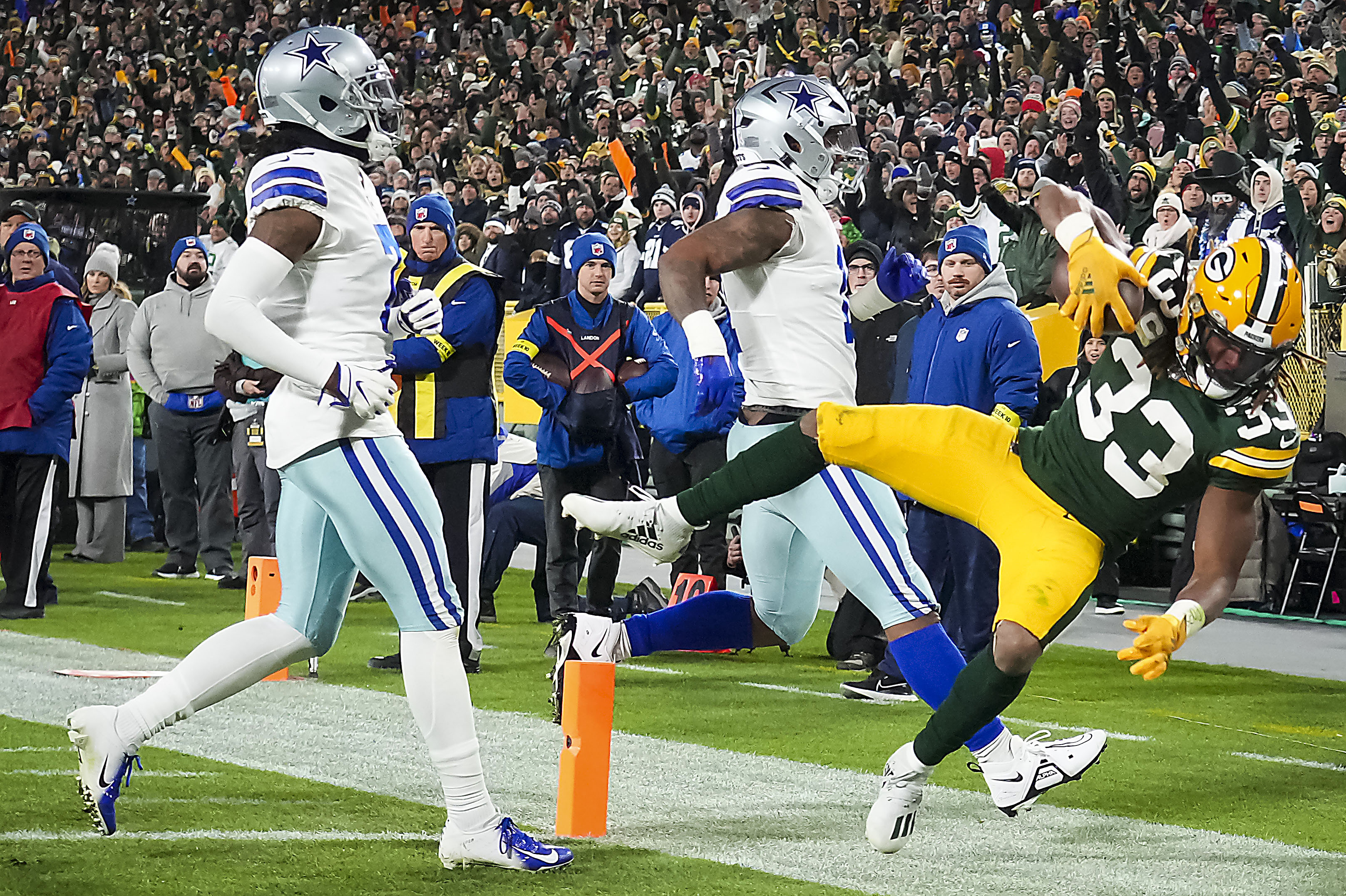 Jordan Love and the Packers pull a wild-card stunner, beating Dak Prescott and the Cowboys