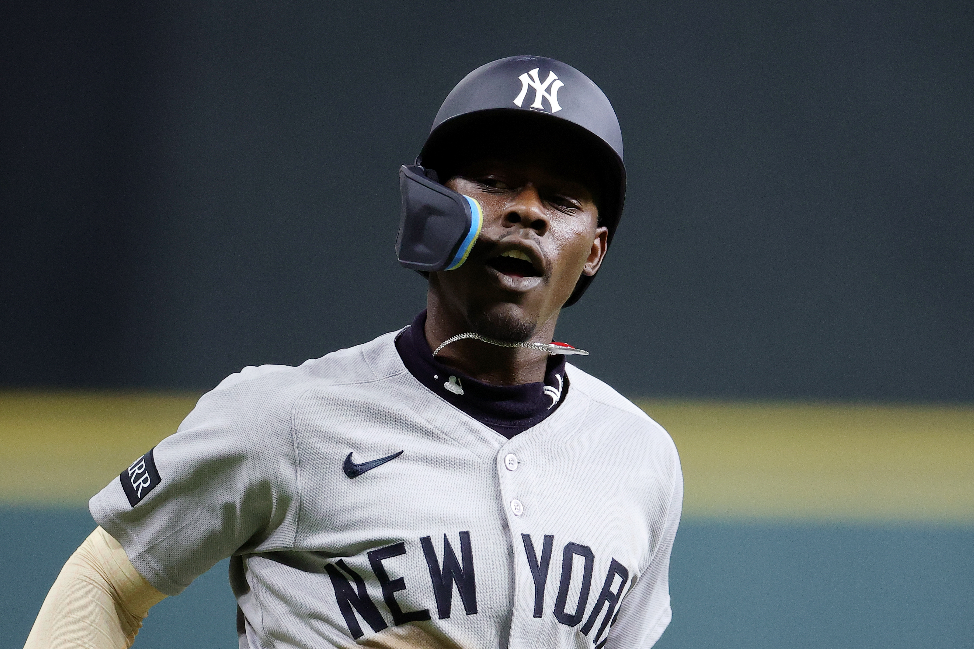 Yankees' Jazz Chisholm Jr. suspended 1 game following ejection, violation of social media policy | AP News